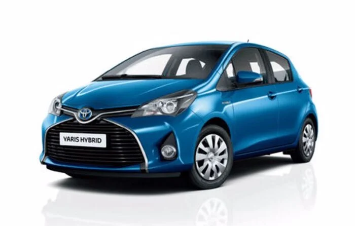 Toyota Yaris Hybrid 2020 cutie automata de închiriat în Cluj